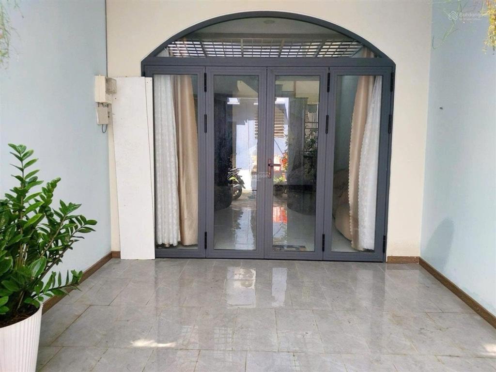 Nhà đẹp 4 tầng chủ ở, hẻm 4m gần mt, hẻm xh lâm văn bền, gần trường nguyễn hữu thọcư xá ngân hàng