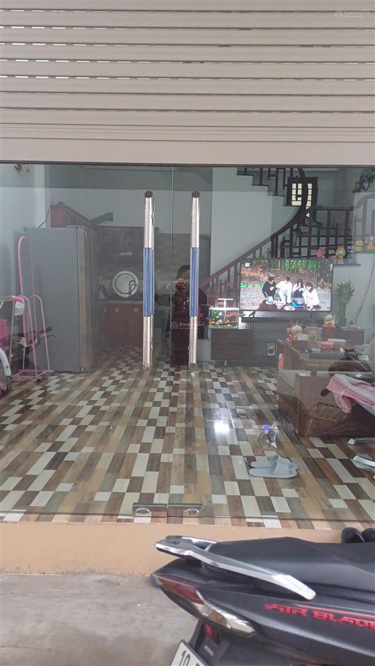 Ở thoải mái lâu dàitrước nhà ô tô 7 chỗ quay đầu  dt 70m2 cách đường võ văn kiệt 200m