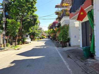 Thiên lộc ( kim chung) 30m ra phố 7 chỗ vào đâtcạnh hồ điều hòadân cư văn minh loanh quanh 5 tỷ