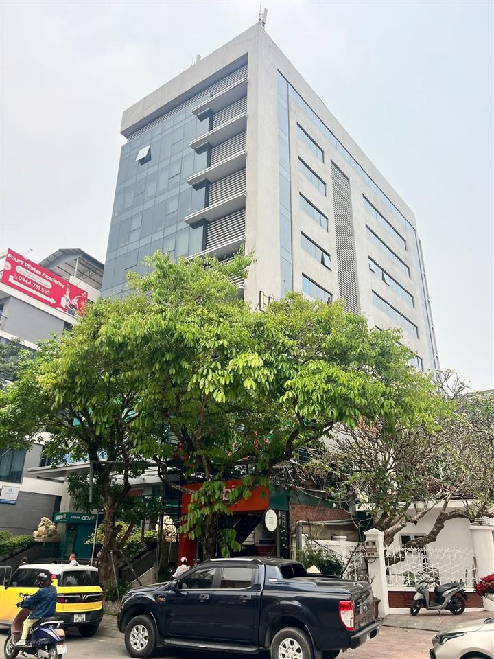 Linh lang chính chủ cần bán gấp siêu phẩm mặt phố cực đẹp,vị trí đắc địa,sổ hoa hậu,dòng tiền khủng