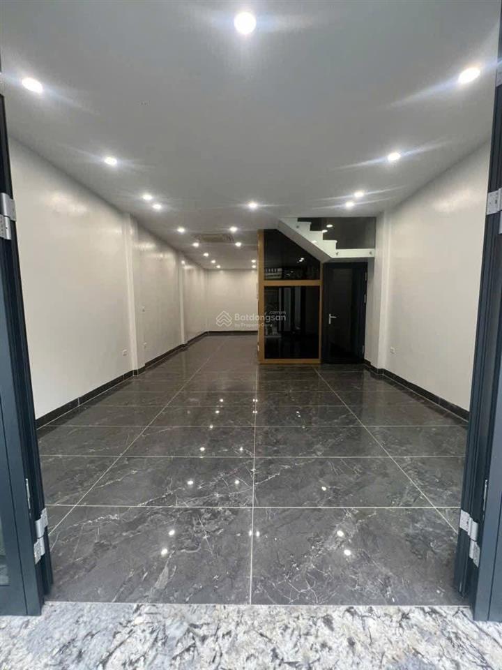 Chính chủ bán gấp nhà đẹp thang máy mặt phố mới đẹp,vị trí đắc địa,cực hiếm,kinh doanh đỉnh, sổ đẹp