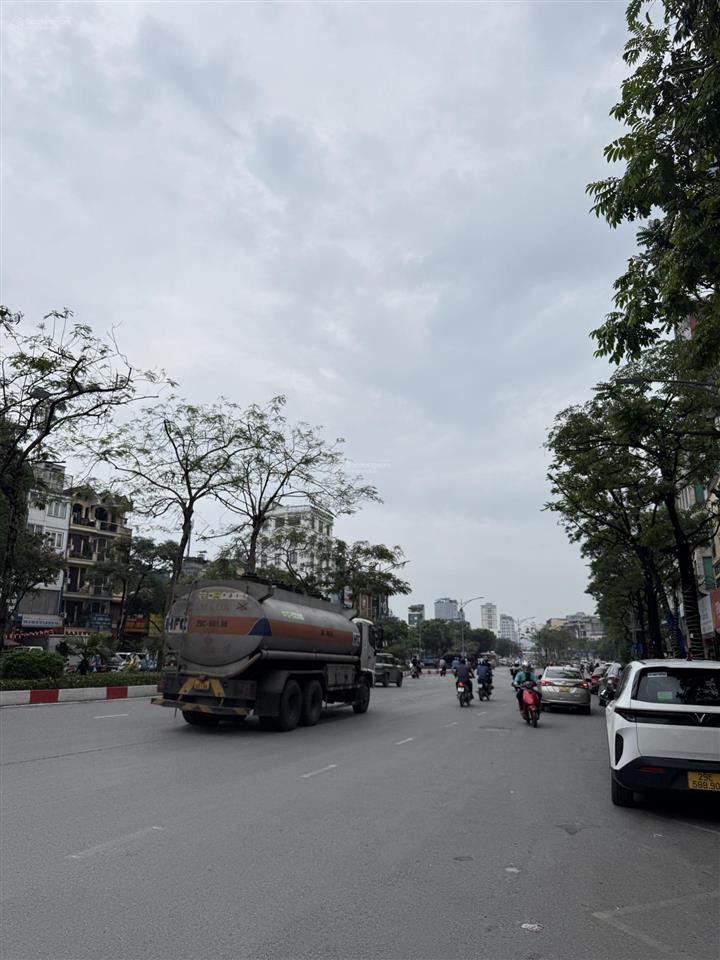 Trần khát chân.toà nhà siêu sang cực đẹp phố víp,đủ pccc dòng tền khủng,vị trí đẹp giá trị tăng cao