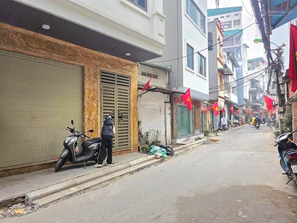 Chính chủ cần bán gấp siêu phẩm 7 tặng tháng máy đẹp phố minh khai, nhà vị trí đẹp kd đỉnh, giá rẻ