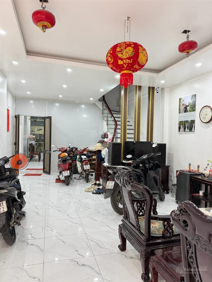 Lạc long quân siêu phẩm nhà đẹp ở sướng, làm homestay tuyệt đẹp, hàng xóm cv nước, thung lũng hoa
