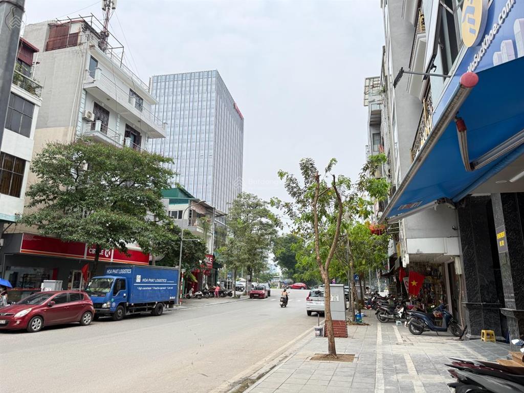Lạc long quân siêu phẩm nhà đẹp ở sướng, làm homestay tuyệt đẹp, hàng xóm cv nước, thung lũng hoa