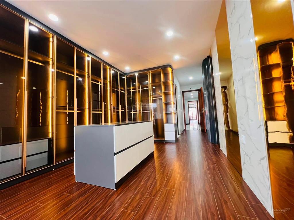Giải phóng hai bà trưng. nhà siêu đẹp, vỉa hè 5m conte đỗ cực thoáng, gần bv bạch mai, đh kinh tế