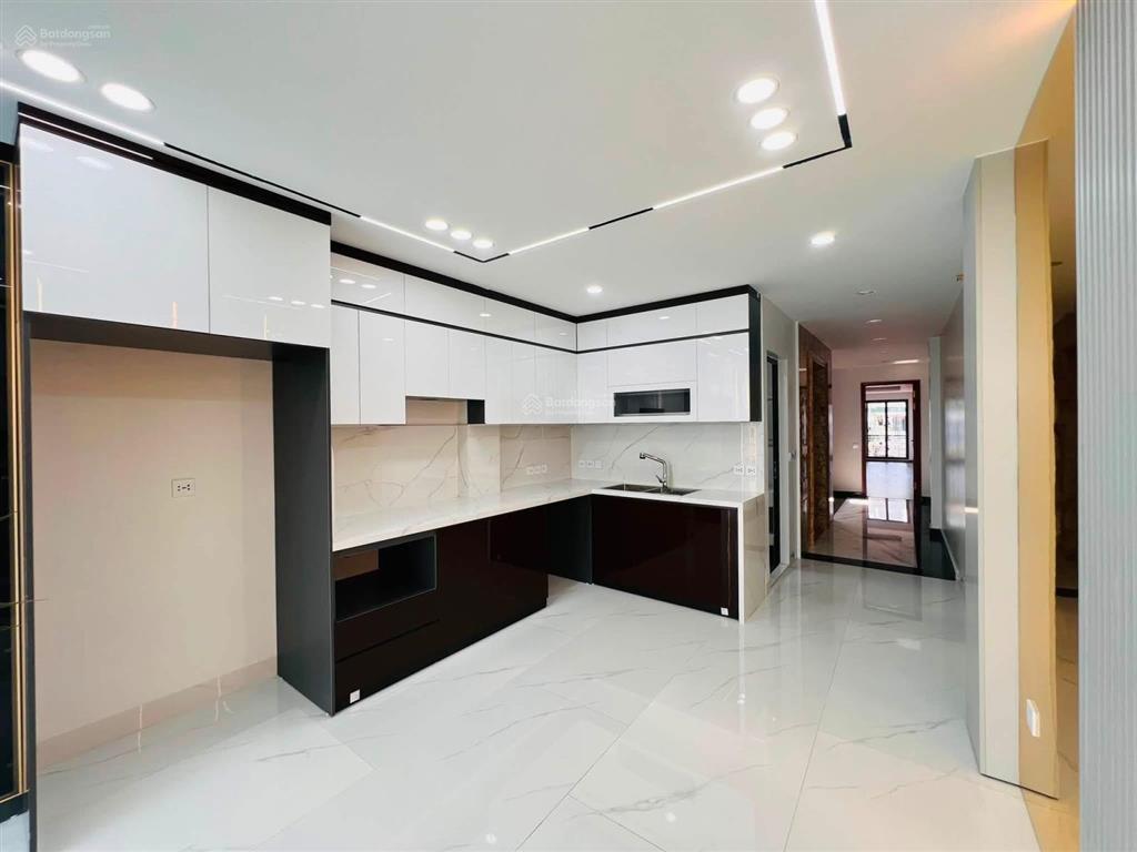 Giải phóng hai bà trưng. nhà siêu đẹp, vỉa hè 5m conte đỗ cực thoáng, gần bv bạch mai, đh kinh tế