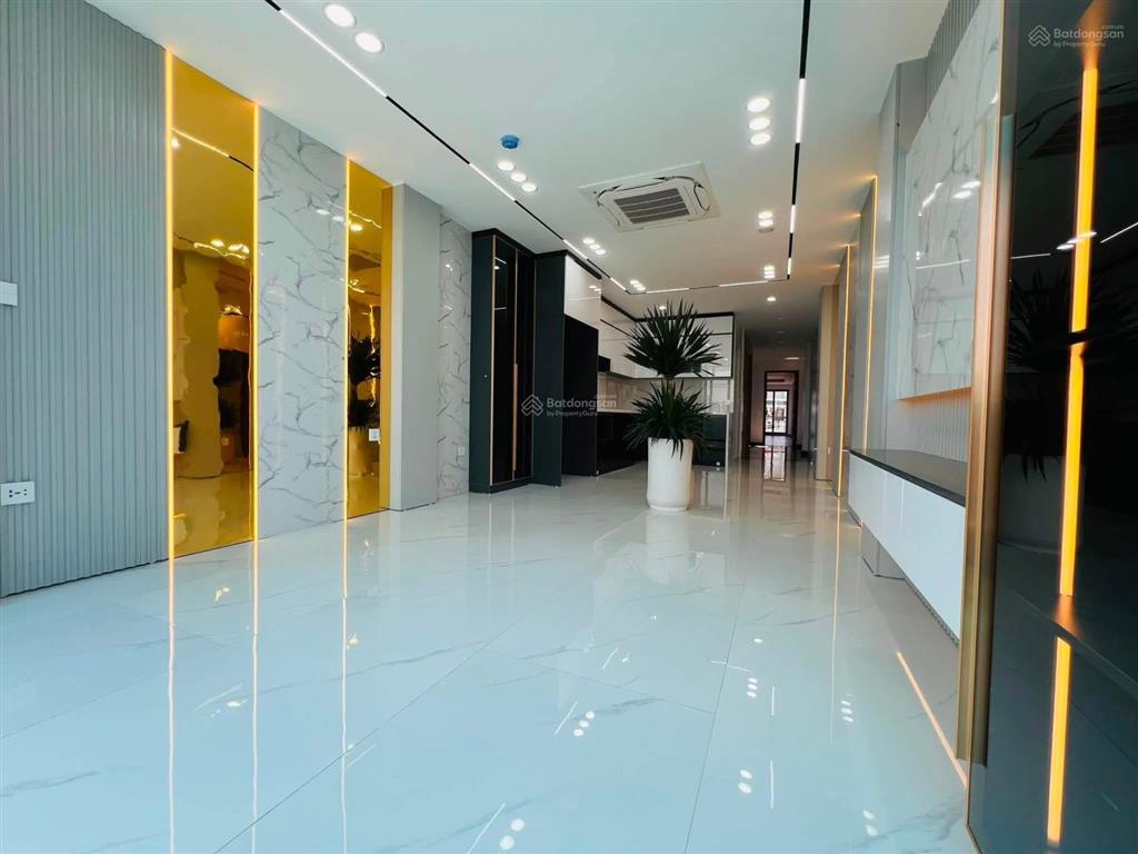Giải phóng hai bà trưng. nhà siêu đẹp, vỉa hè 5m conte đỗ cực thoáng, gần bv bạch mai, đh kinh tế
