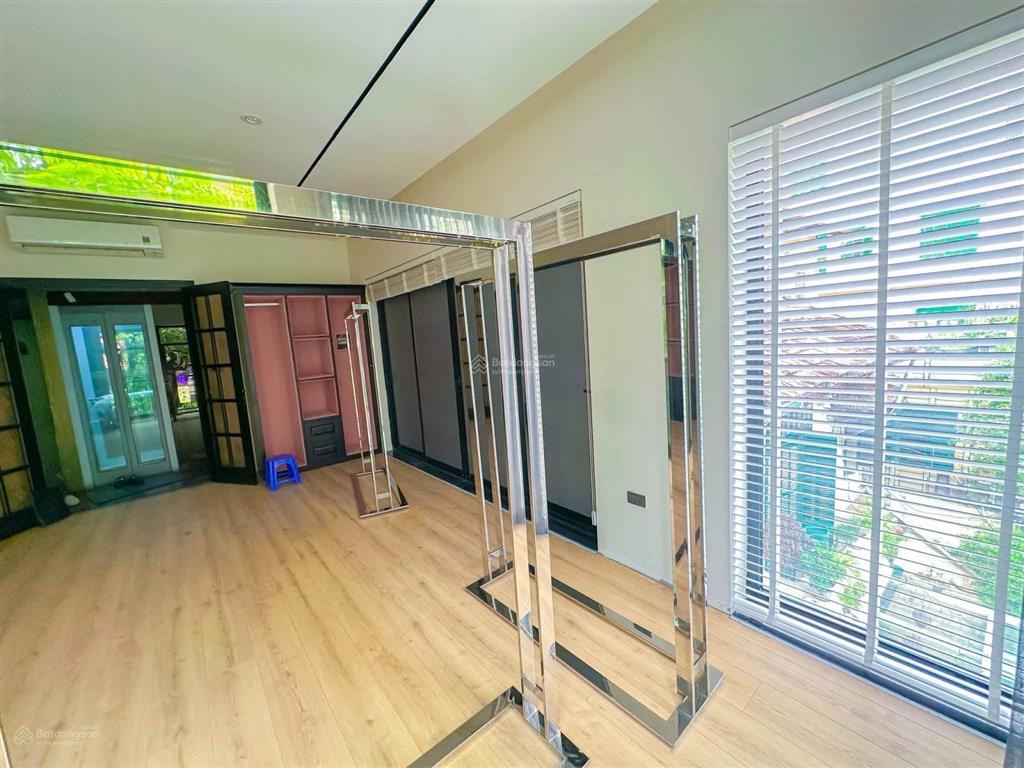 Trần quốc toản. siêu phẩm nhà đẹp thang máy đẳng cấp thượng lưu, mặt tiền rộng cực hiếm, kd đỉnh