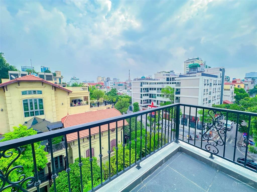 Trần quốc toản. siêu phẩm nhà đẹp thang máy đẳng cấp thượng lưu, mặt tiền rộng cực hiếm, kd đỉnh