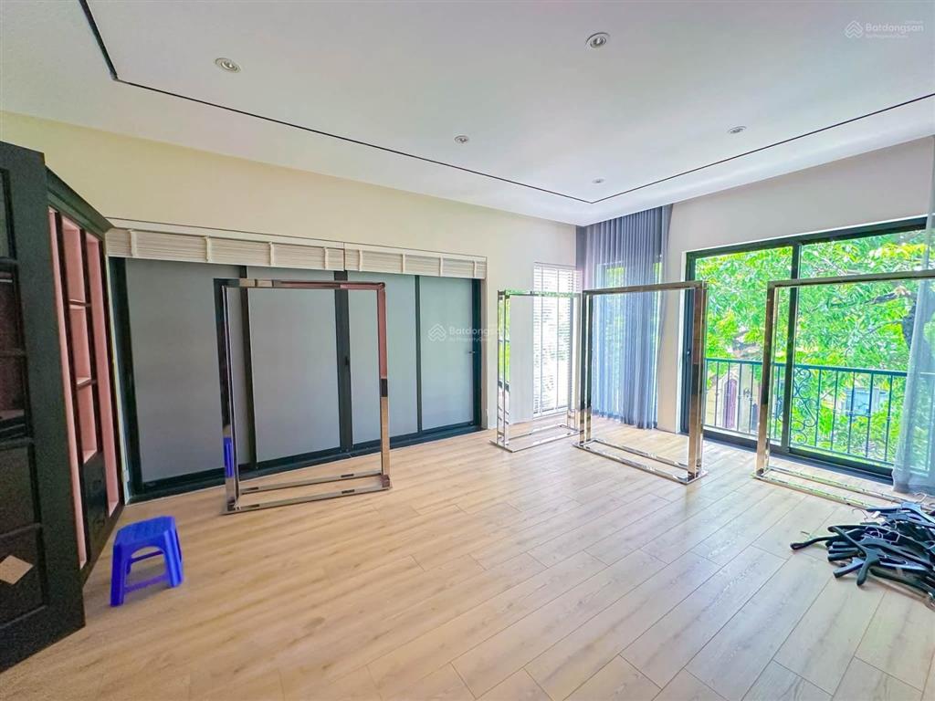 Trần quốc toản. siêu phẩm nhà đẹp thang máy đẳng cấp thượng lưu, mặt tiền rộng cực hiếm, kd đỉnh