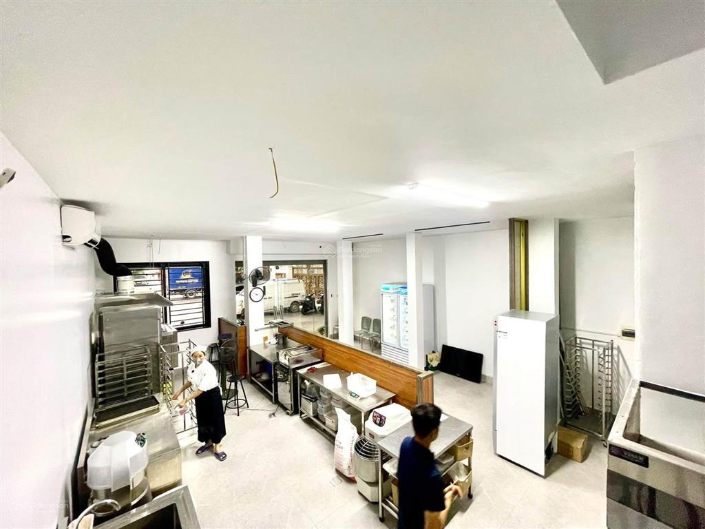 Đội cấn, siêu phẩm toà văn phòng sang xịn cực đẹp, lô góc thoáng đẹp, dòng tiền khủng, chủ bán gấp
