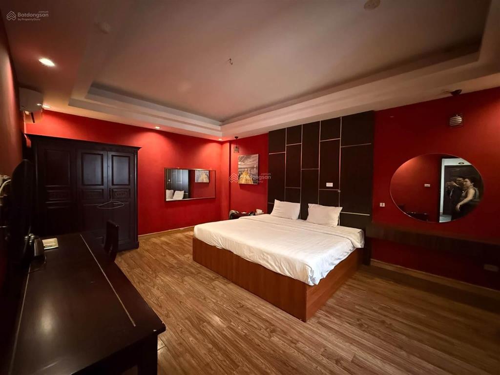 Bùi thị xuân. toà 11 tầng siêu đẹp cực hiếm, lõi hai bà, vị trí siêu đẹp, dòng tiền khủng, chủ gấp