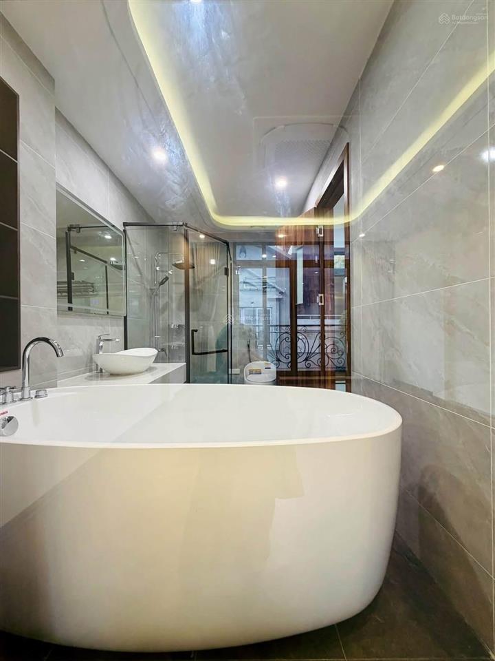 Thái hà  đống đa. nhà đẹp thang máy siêu đẹp, phân lô ô tô tránh, gần phố, kinh doanh đỉnh ở sướng