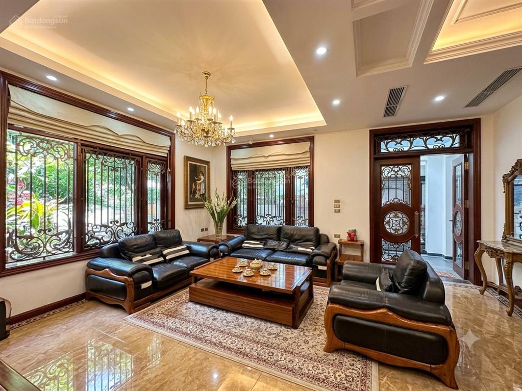 Minh khai.siêu biệt thự lõi hai bà trưng đẹp long lanh sang chảnh cực hiếm.kinh doanh đỉnh.bờ hồ2km