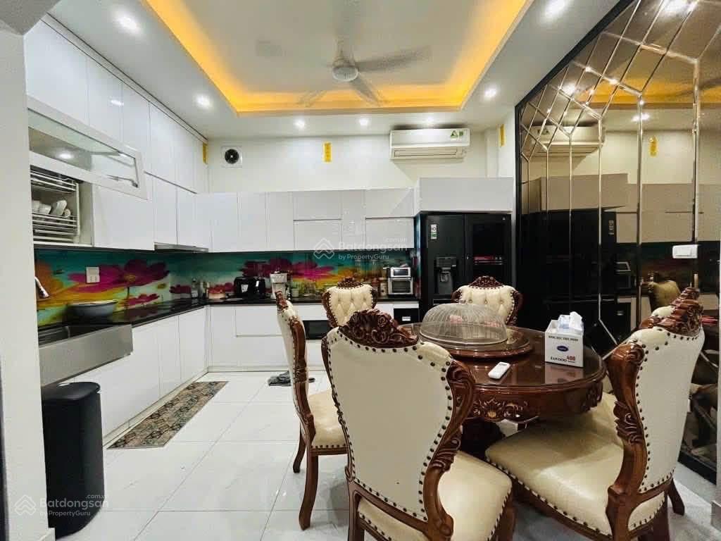 Bán nhà yên lạc hai bà trưng lô góc thang máy ôtô, phân lô cao cấp, vị trí đẹp ở sướng. giá siêu rẻ
