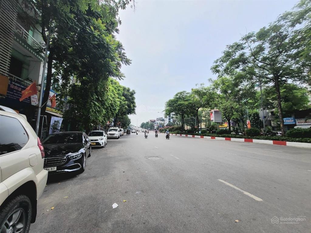 Trần khát chân. 6 tầng thang máy siêu đẹp, vị trí đắc địa, hàng hiếm hai bà, chủ thiện chí giá rẻ