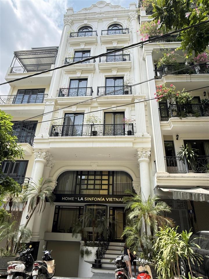 Trần khát chân. 6 tầng thang máy siêu đẹp, vị trí đắc địa, hàng hiếm hai bà, chủ thiện chí giá rẻ