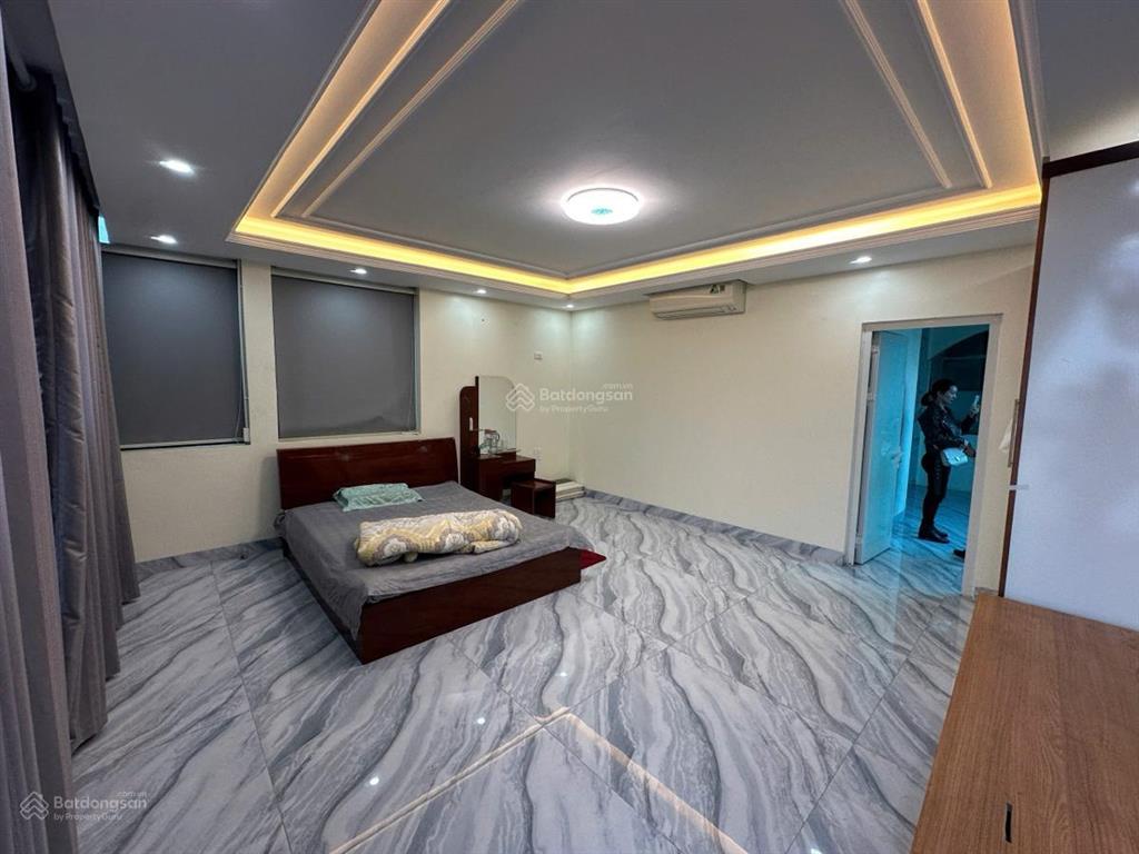 Dương văn bé.siêu phẩm 8 tầng thang máy cực đẹp,hiếm có căn thứ 2.vị trí đẹp, phố sang,viewcyt