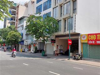 Bân nhà mt bàu cát đôi dt 6.2 x20m 4 tầng 7pn giâ 22 tỷ còn tl