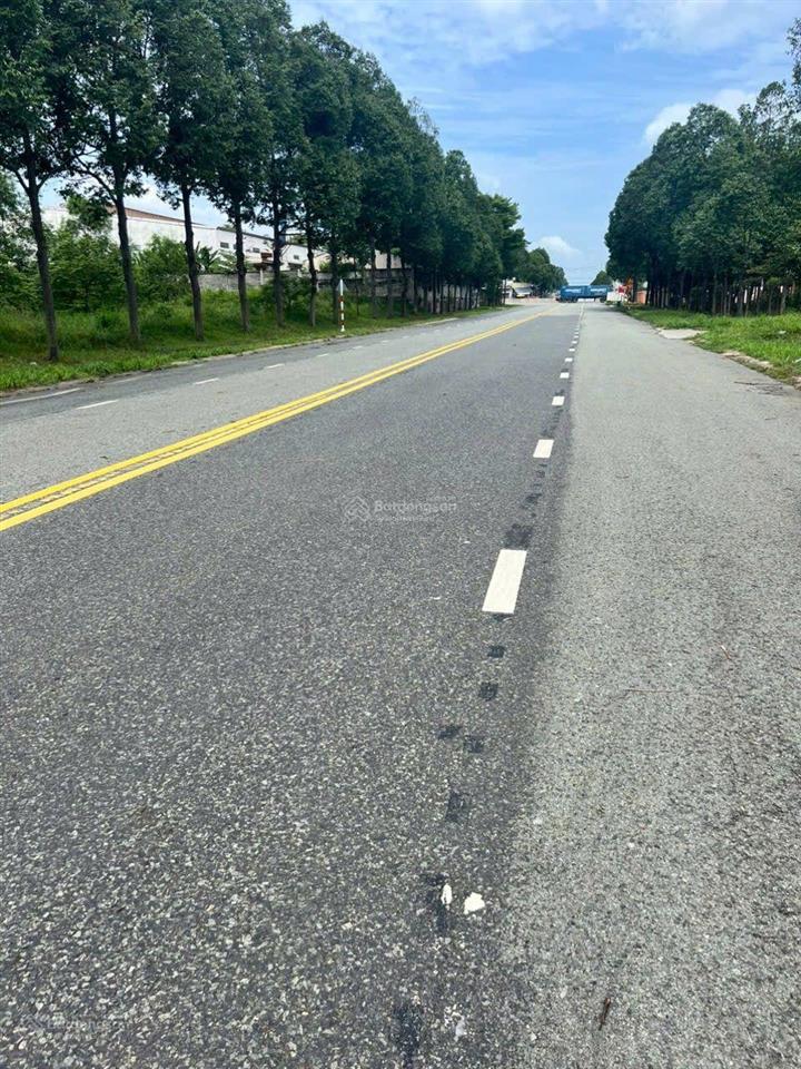 Bán đất khu công nghiệp đức hòa long an. diện tích 4000m2. giá bán 200$/m2 ~ 5tr/m2