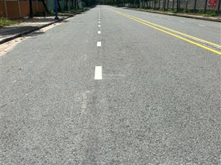 Bán đất khu công nghiệp đức hòa long an. diện tích 4000m2. giá bán 200$/m2 ~ 5tr/m2