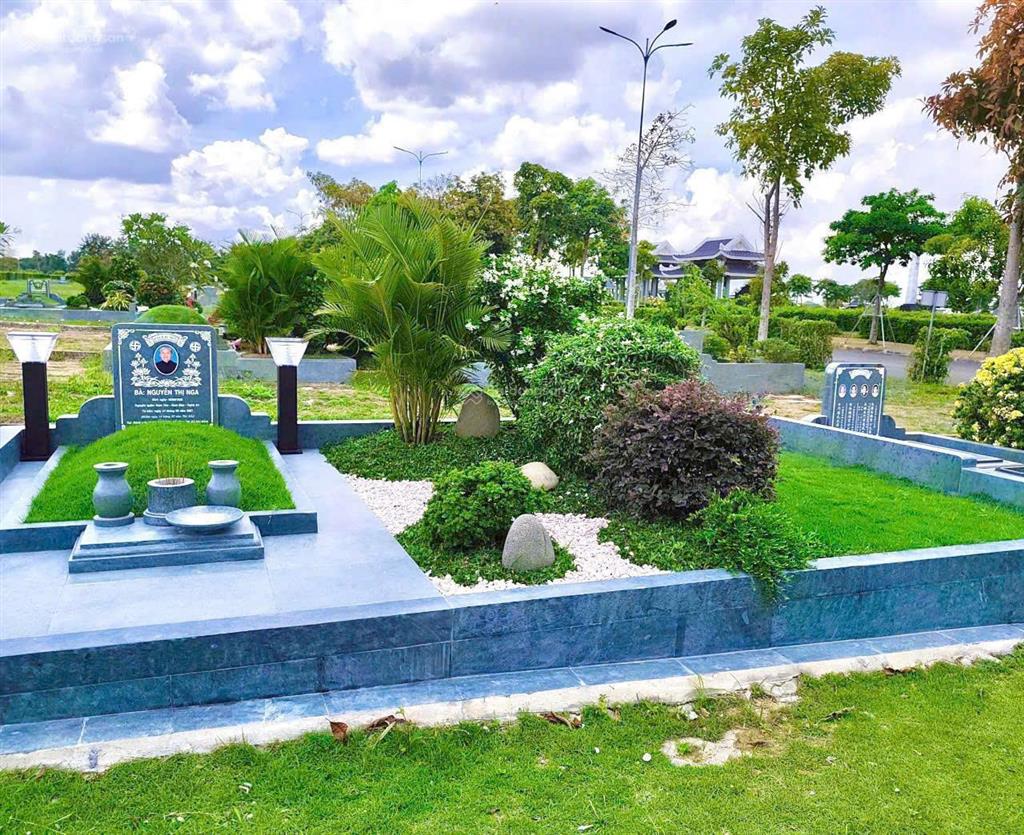 Chính chủ cần bán sang nhượng cho khách hàng hữu duyên lô mộ đôi khu m1 và m2 giá 150 triệu