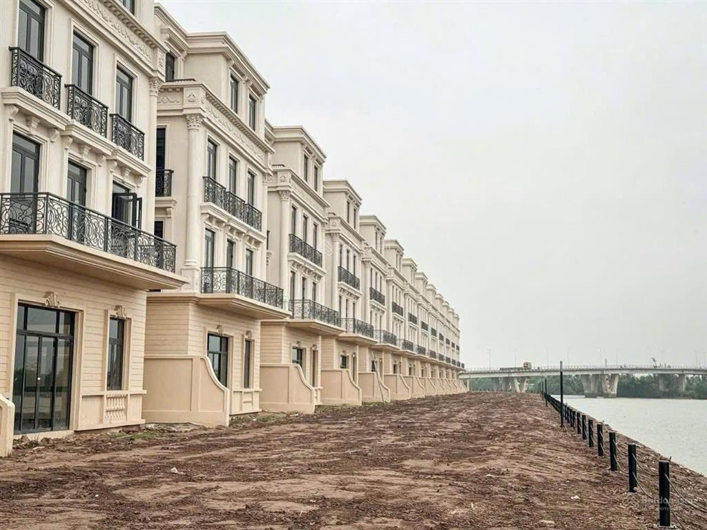 Chỉ từ hơn 12 tỷ sở hữu ngay căn bt liền kề view sông sân vườn sau nhà rộng 100m2 sử dụng riêng
