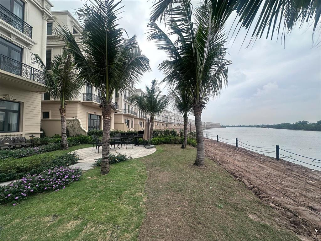 Chỉ từ hơn 12 tỷ sở hữu ngay căn bt liền kề view sông sân vườn sau nhà rộng 100m2 sử dụng riêng