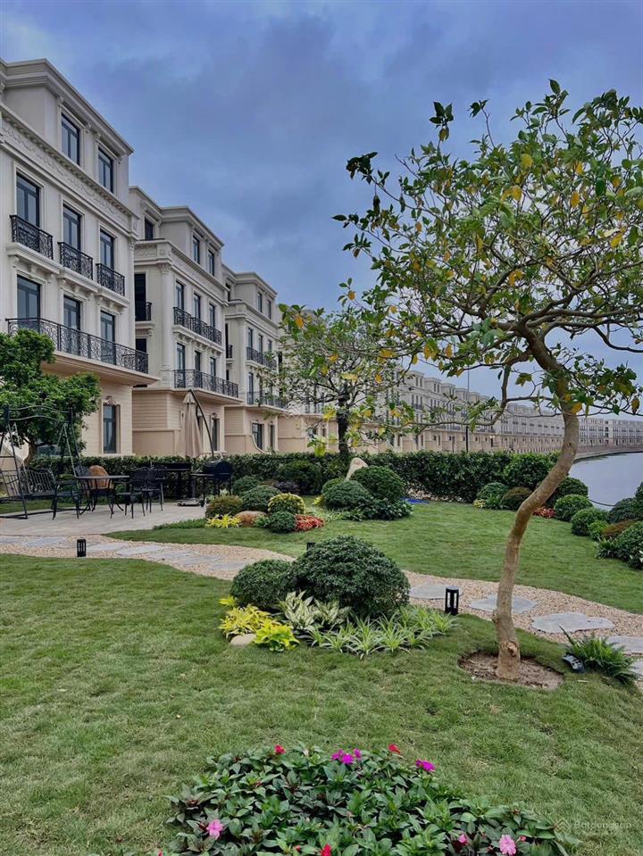 Đv07 căn shohouse view sông + 100m2 sân vườn sau nhà tự cải tạo giá trị sống cực hưởng thụ.