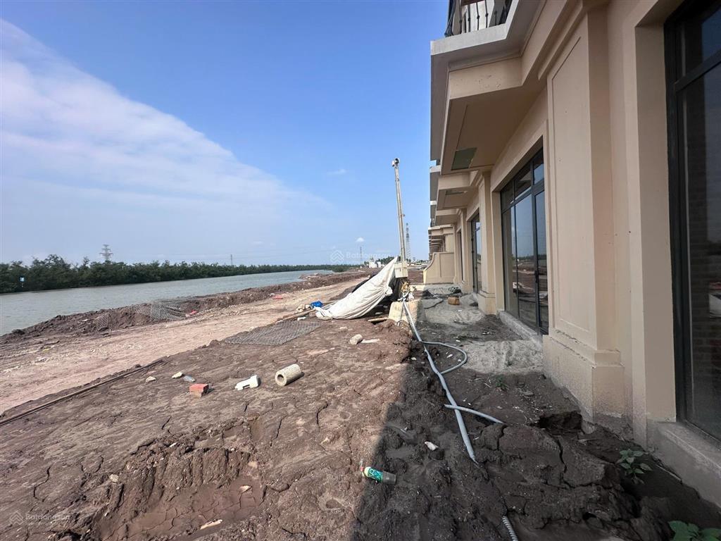 Chỉ từ hơn 10 tỷ sở hữu ngay căn liền kề view sông sân vườn sau nhà rộng 100m2 sử dụng riêng