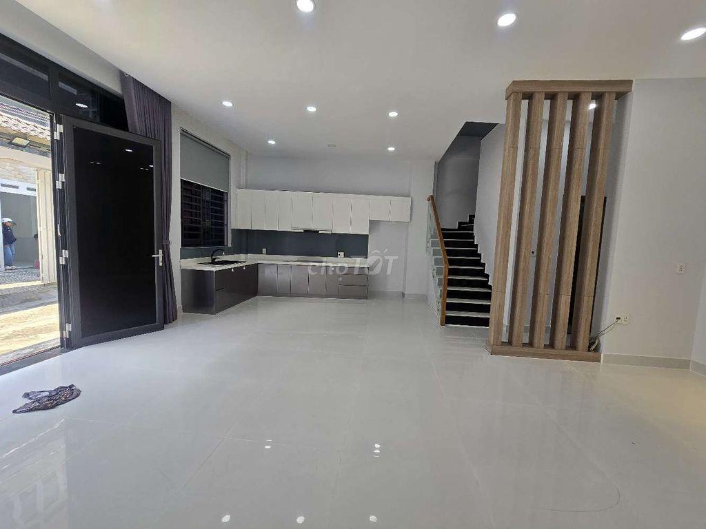 Độc quyền - Nhà đẹp 8x8m, 3 tầng HXH Kiều Đàm - Him Lam Q7 giá 10.8 tỷ