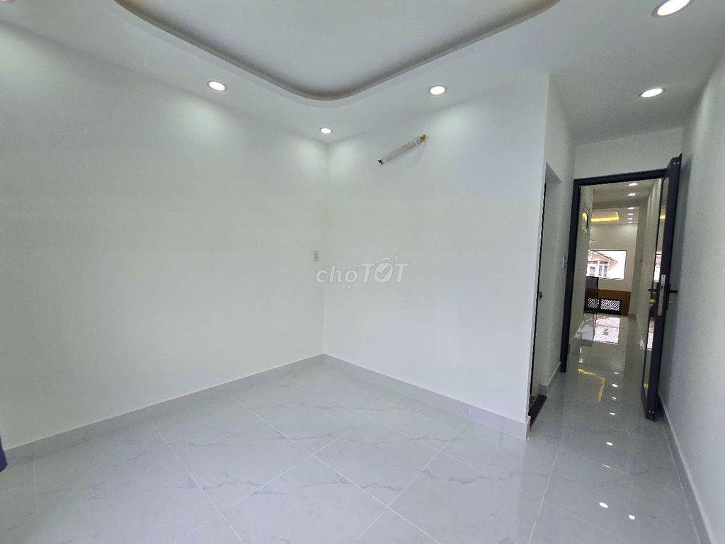 Nhà đẹp hẻm 803 Huỳnh Tấn Phát 3Pn 3WC vào ở Ngay