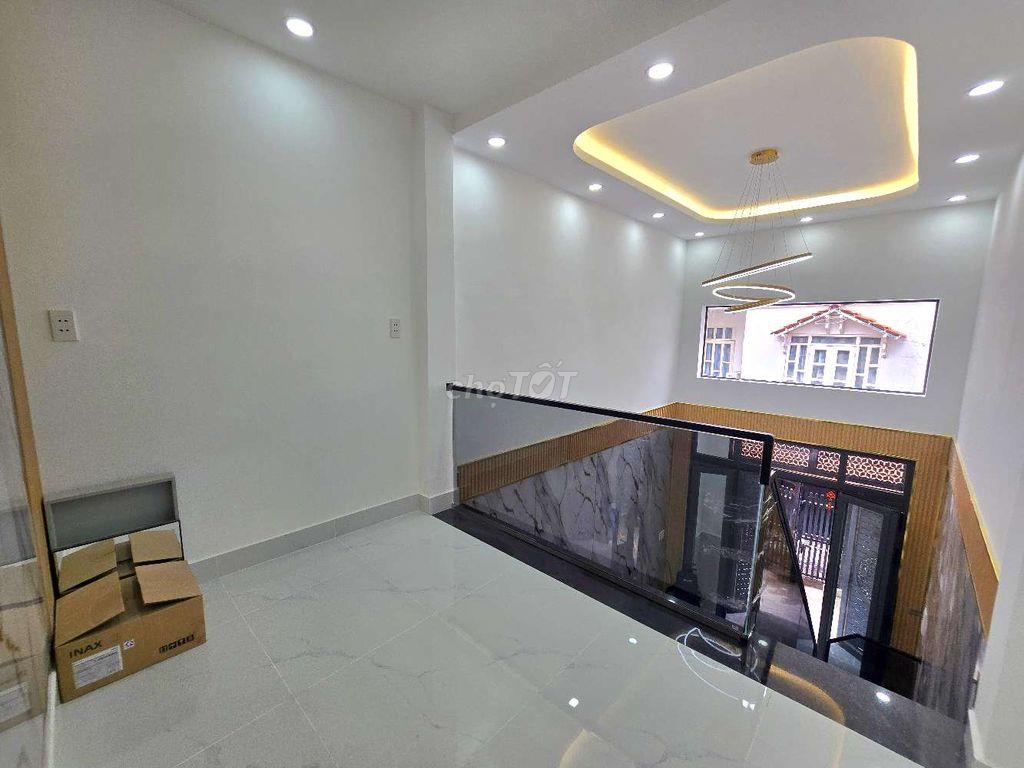 Nhà đẹp hẻm 803 Huỳnh Tấn Phát 3Pn 3WC vào ở Ngay