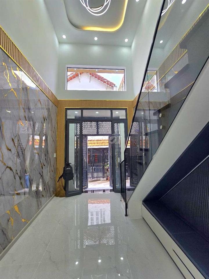 Nhà đẹp hẻm 803 Huỳnh Tấn Phát 3Pn 3WC vào ở Ngay