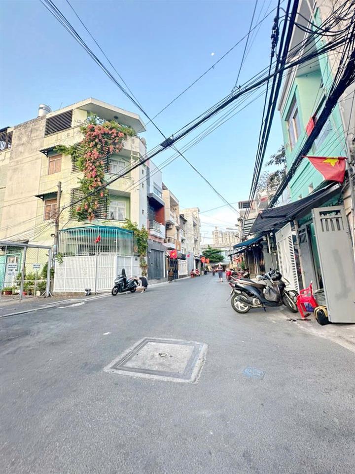 HOT nhà 2 tầng đẹp hẽm xe hơi Lê Văn Lương Q7 Giá 6.5 Tỷ