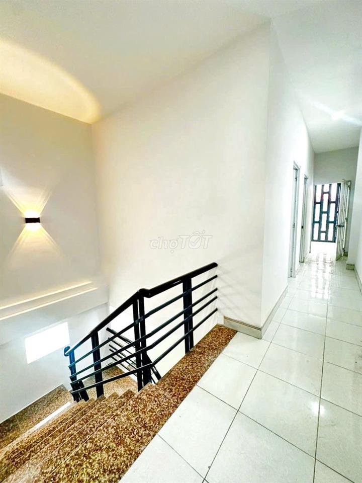 HOT nhà 2 tầng đẹp hẽm xe hơi Lê Văn Lương Q7 Giá 6.5 Tỷ