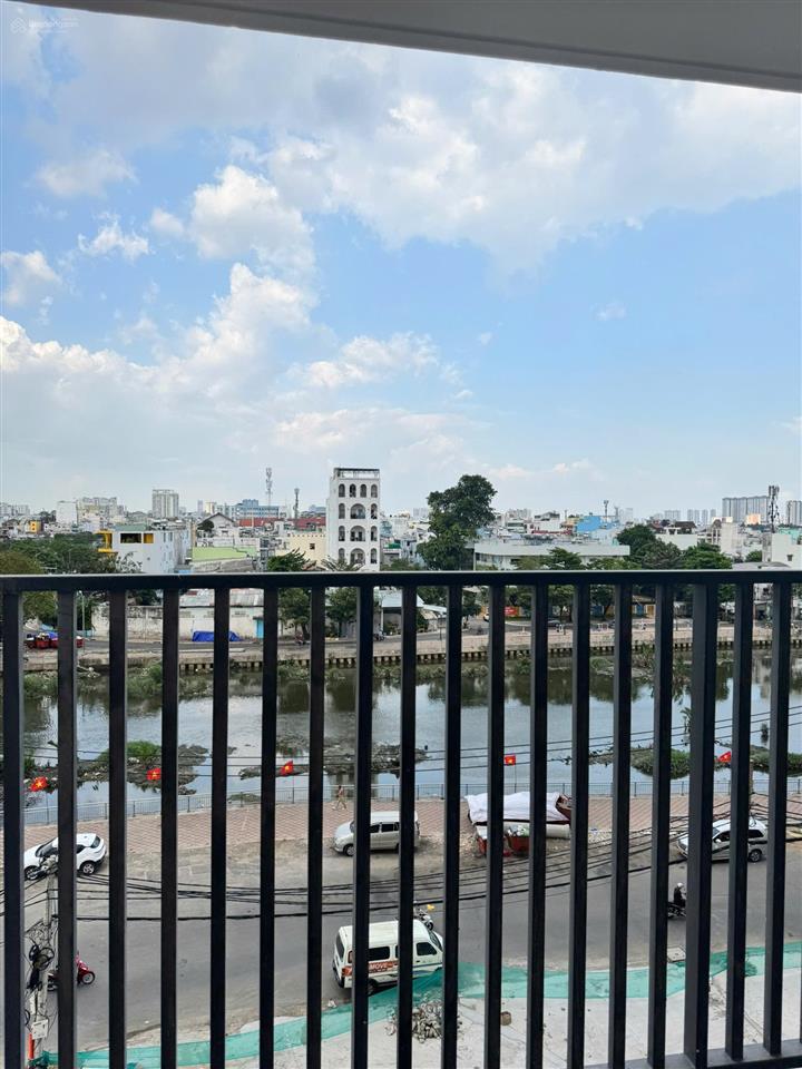 Cho thuê 1pn51m2 nhà chủ đầu tư bàn giao giá 8 triệu/tháng tại aurora ressidence, tháng 5 vào ở