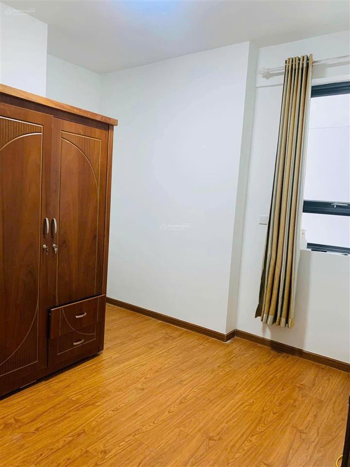 Cho thuê căn hộ 3pn 92m² gần đủ nội thất chỉ 12.5 triệu tại dvela.  0902 900 ***
