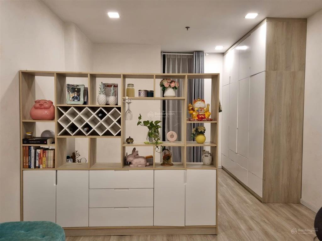 Bán 2 phòng ngủ 1wc dt 55m2 full nội thất chỉ 2,1 tỷ tại chung cư dvela
