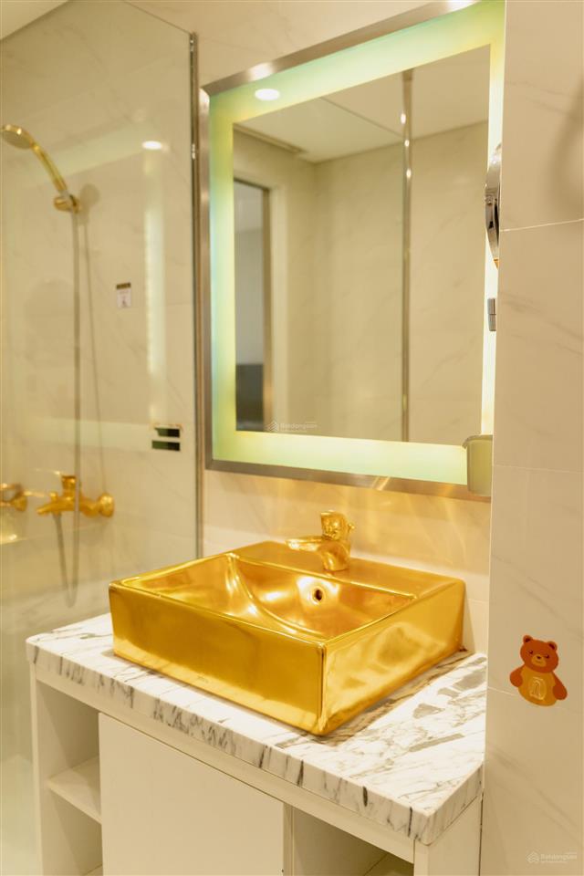 Bán ch khách sạn 5 sao, 37m2, 1 tỷ 420, tầng cao, đầy đủ bếp, cho thuê từ 12tr/tháng, golden bay đn
