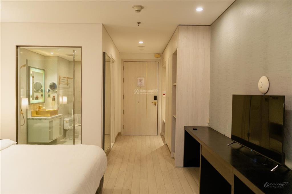 Bán ch khách sạn 5 sao, 37m2, 1 tỷ 420, tầng cao, đầy đủ bếp, cho thuê từ 12tr/tháng, golden bay đn