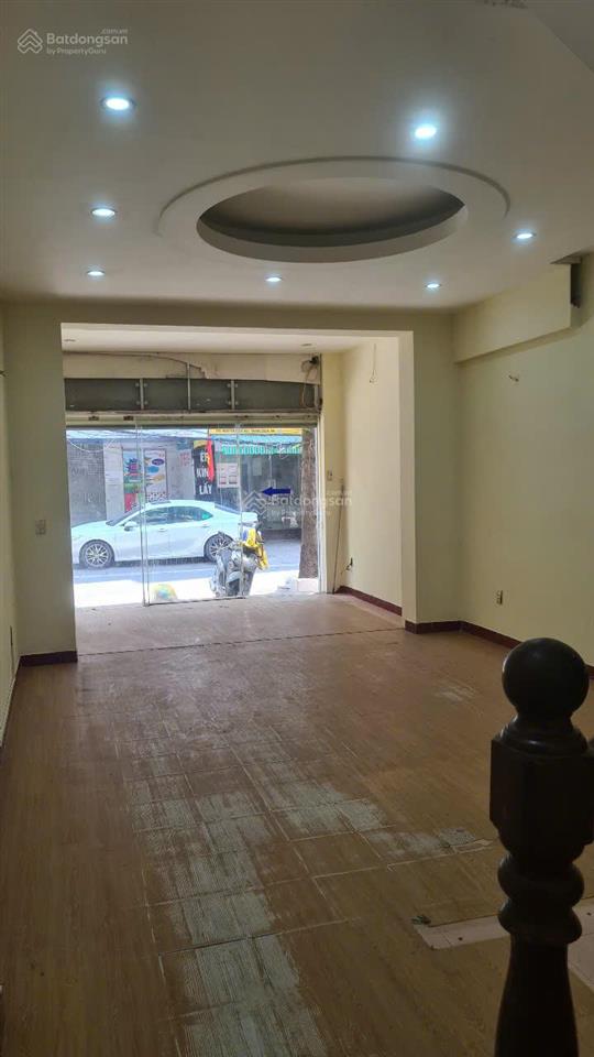 Chính chủ cho thuê dài hạn nguyên nhà mặt phố nguyễn ngọc nại 3 tầng