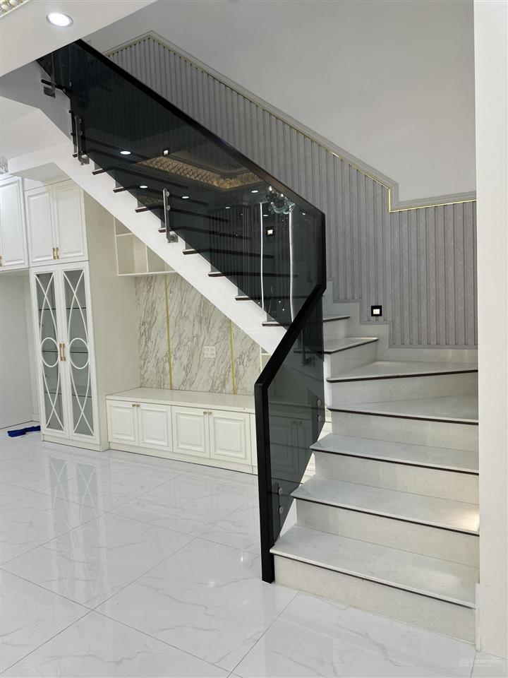 Bán nhà mặt phố đẹp xuất sắc tại khu dân cư anh tuấn garden, 9 tỷ, 83.5m2