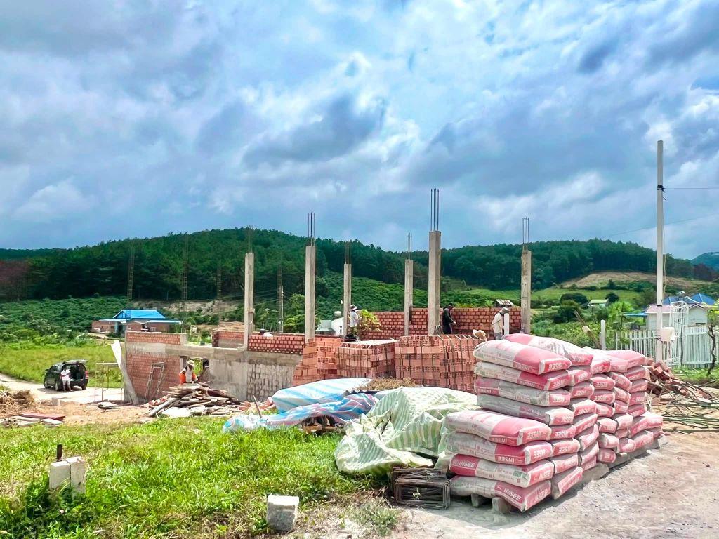 Cần Bán Đất Ven Đà Lạt 135m² Có 85m² Thổ Cư Hai Mặt Tiền, Khu Nghỉ Dưỡng Hiện Hữu