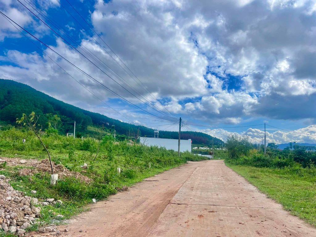 Cần Bán Đất Ven Đà Lạt 135m² Có 85m² Thổ Cư Hai Mặt Tiền, Khu Nghỉ Dưỡng Hiện Hữu