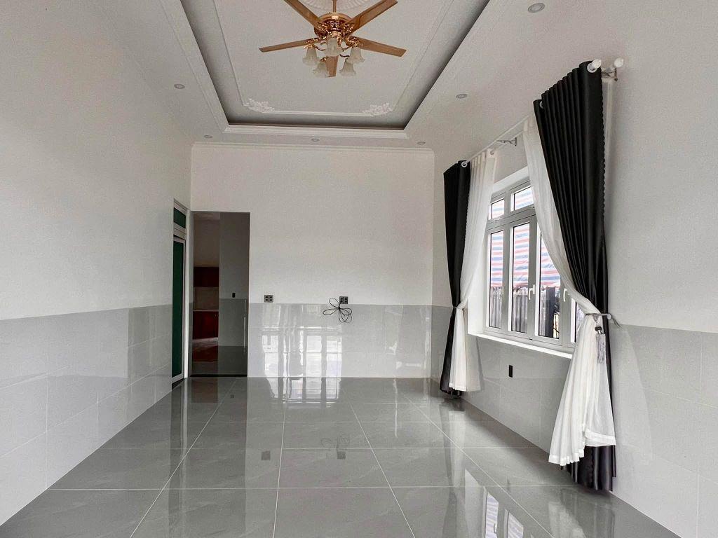Cần Bán Nhà Kiên Cố Ven Đà Lạt 328m², 228m² Đất Ở, 3 Phòng Ngủ