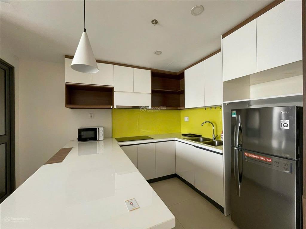 1pn giá 18.5 triệu/tháng bao gồm pql.  em xem nhà ạ 0902 836 ***