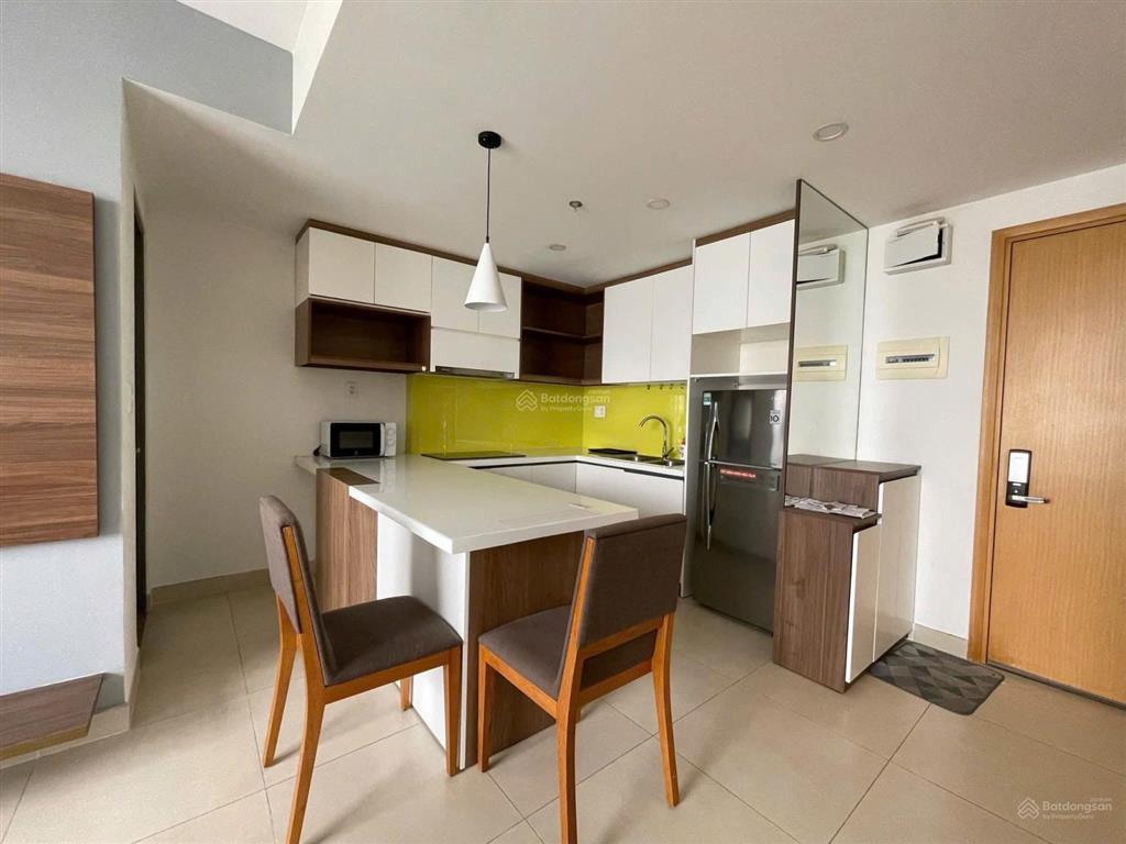 1pn giá 18.5 triệu/tháng bao gồm pql.  em xem nhà ạ 0902 836 ***