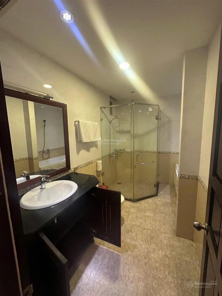 Bán toà nhà căn hộ 7 tầng thang máy khu phố tây, cách biển chỉ 400m. đường rộng 20m.
dt 100m2.